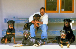 Will Smith junto sus rottweilers